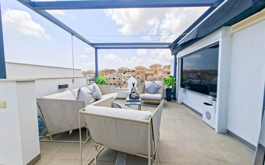 Resale - Villa -
Villamartin - Costa Blanca