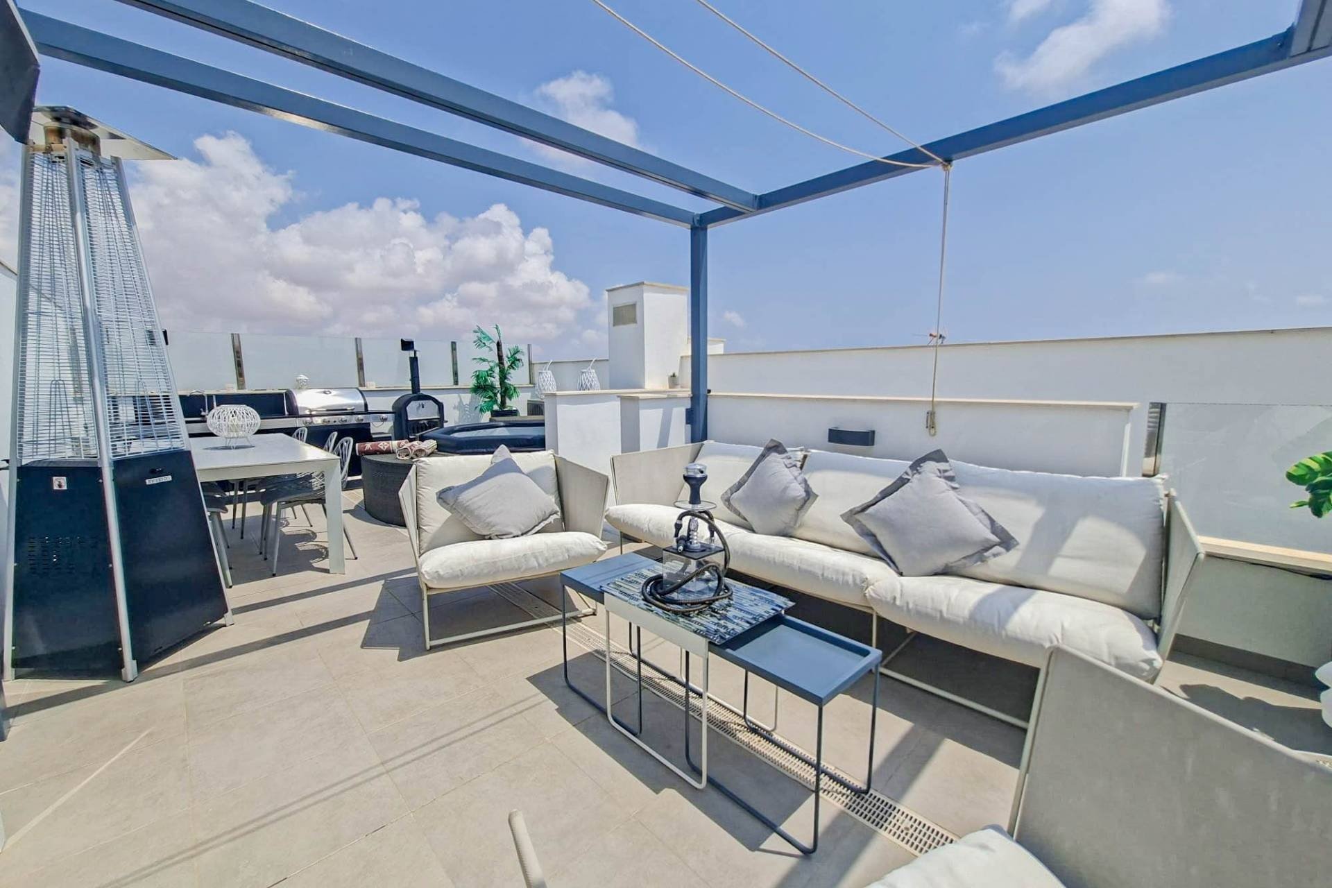 Resale - Villa -
Villamartin - Costa Blanca