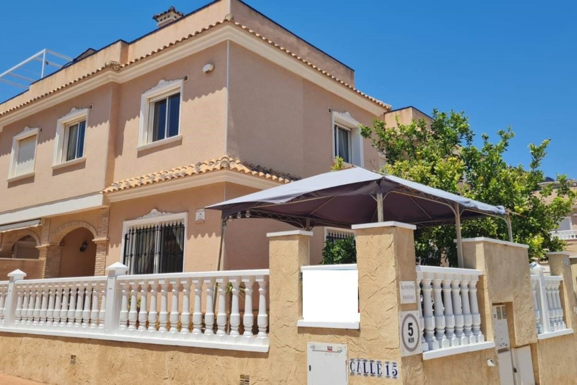 Resale - Villa -
Villamartin - Costa Blanca