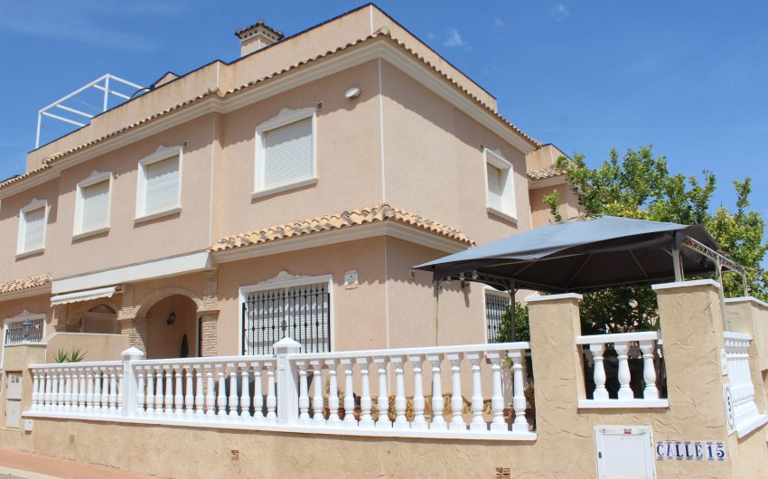 Resale - Villa -
Villamartin - Costa Blanca