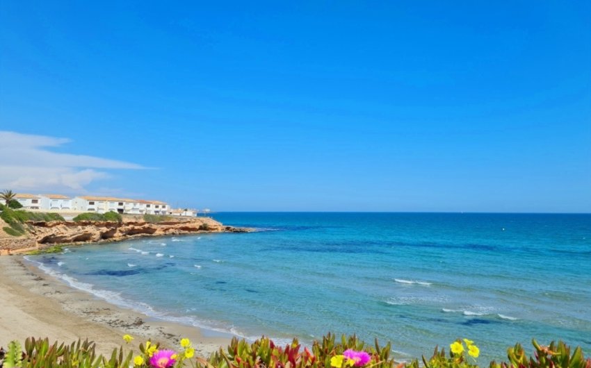 Resale - Villa -
Villamartin - Costa Blanca