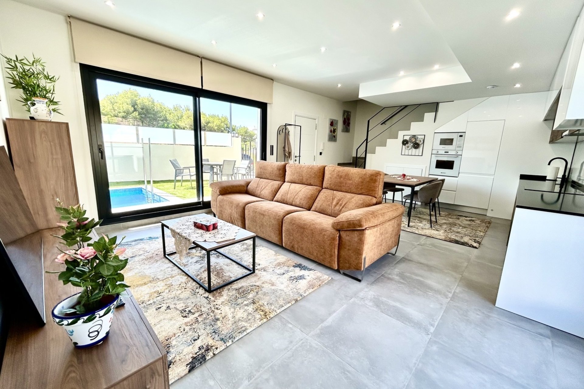 Resale - Villa -
Villamartin - Costa Blanca