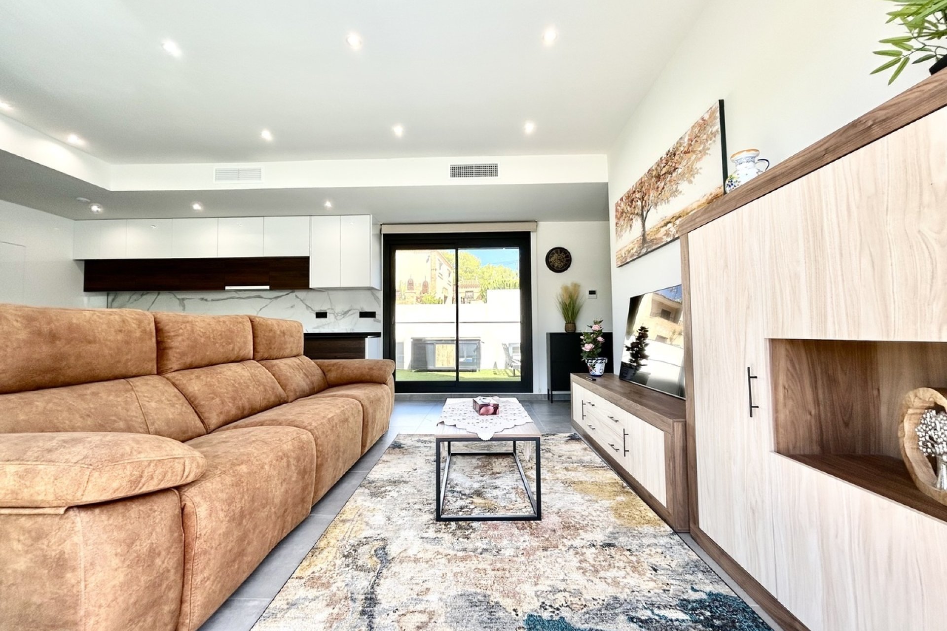 Resale - Villa -
Villamartin - Costa Blanca