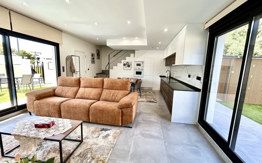 Resale - Villa -
Villamartin - Costa Blanca