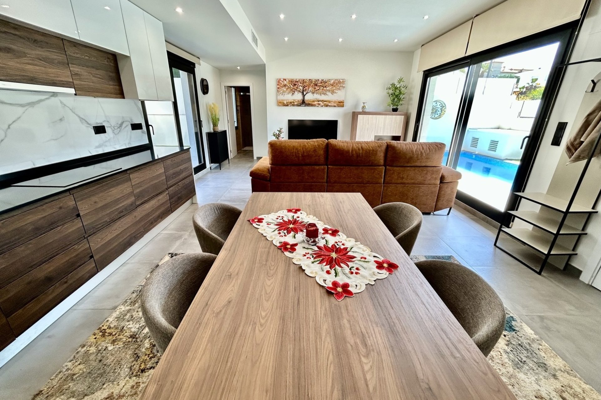 Resale - Villa -
Villamartin - Costa Blanca