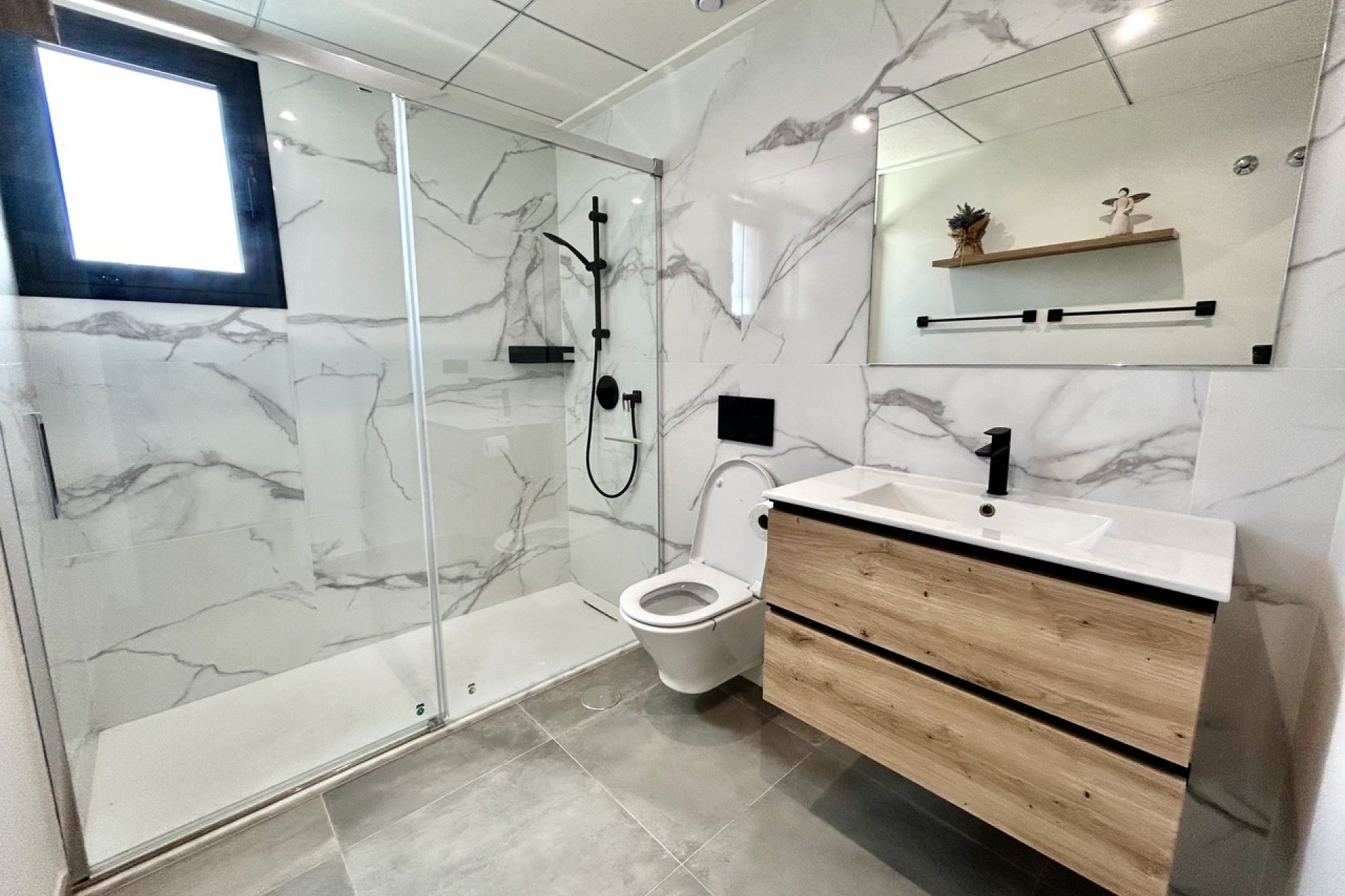 Resale - Villa -
Villamartin - Costa Blanca