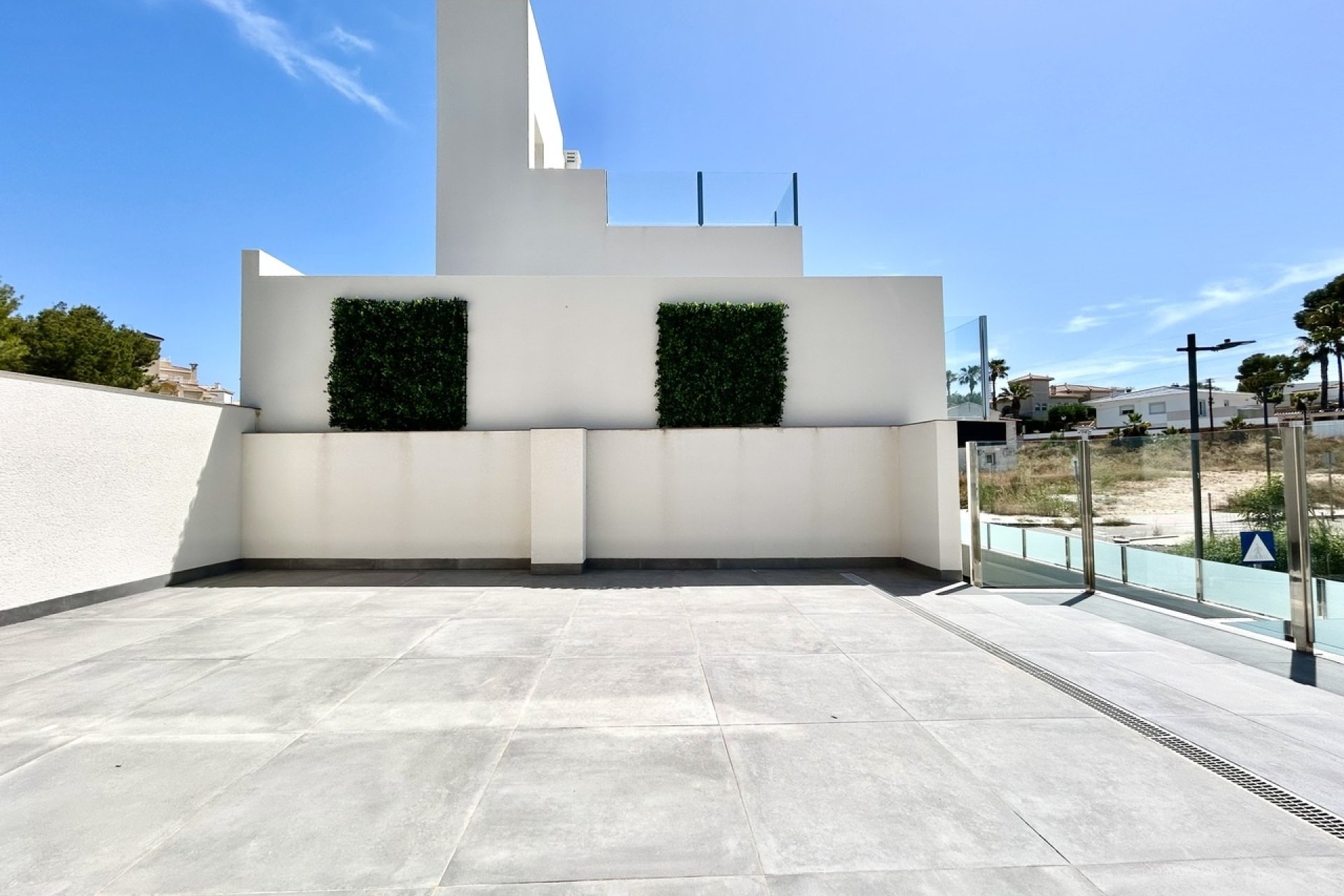Resale - Villa -
Villamartin - Costa Blanca