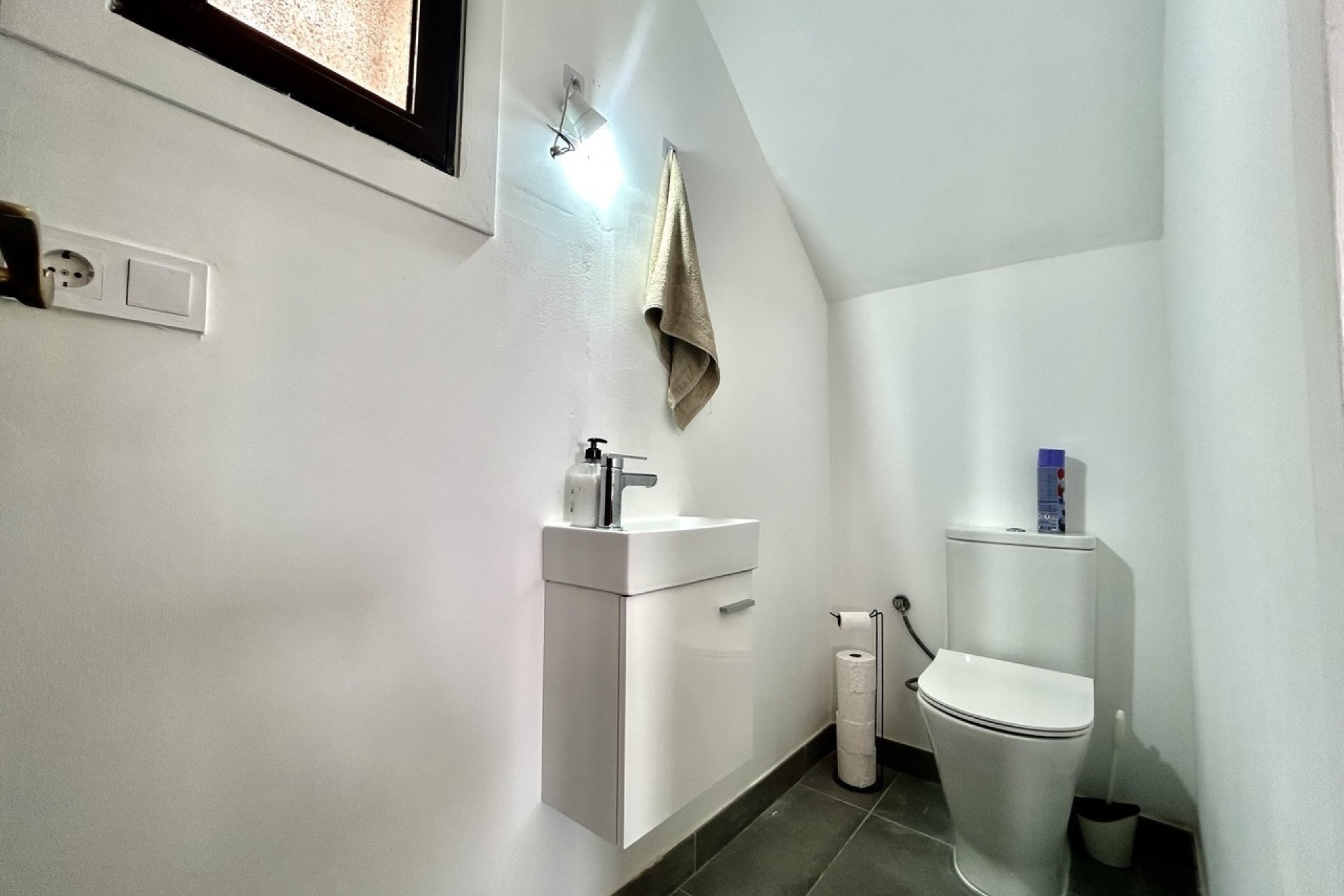 Resale - Villa -
Villamartin - Costa Blanca