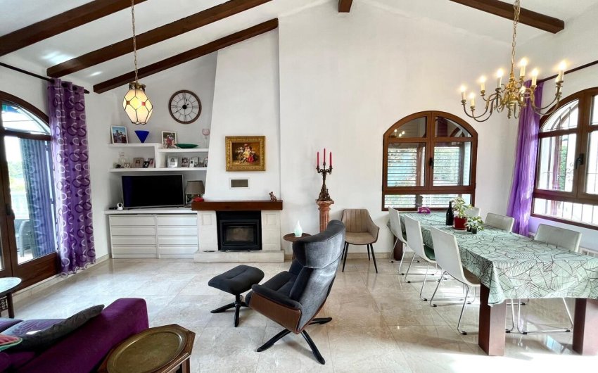 Resale - Villa -
Villamartin - Costa Blanca