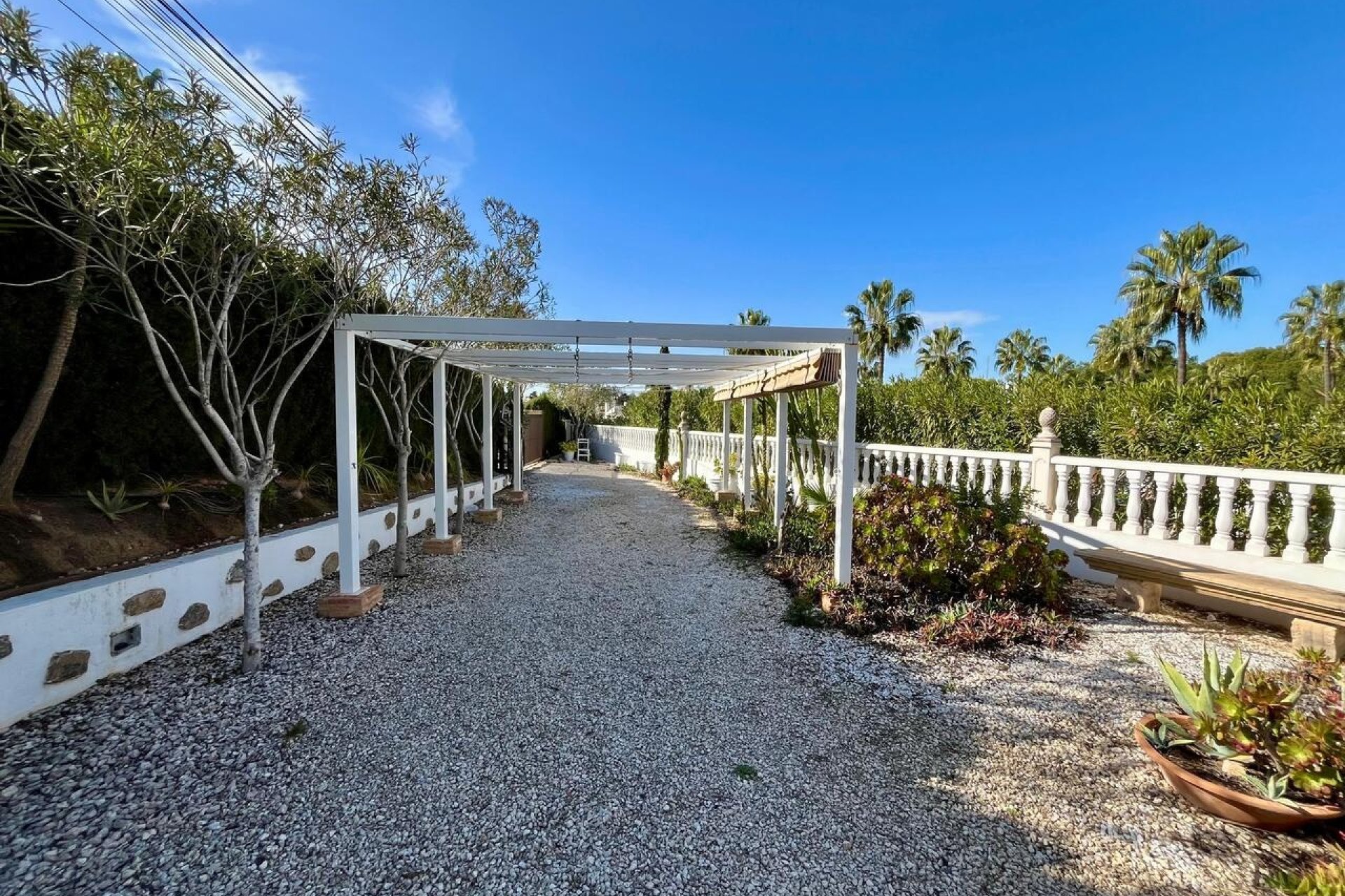 Resale - Villa -
Villamartin - Costa Blanca