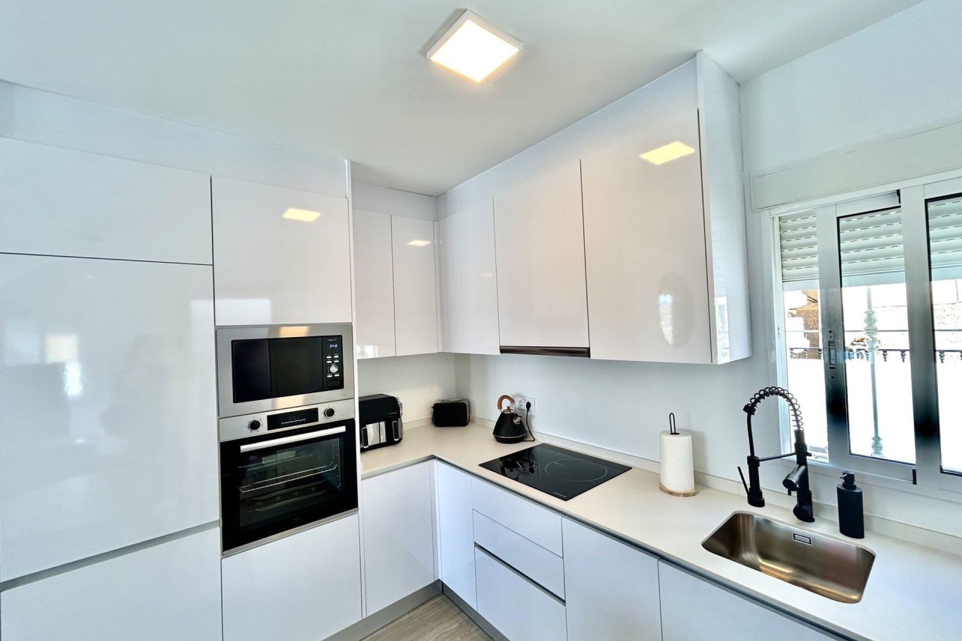 Resale - Villa -
Villamartin - Costa Blanca