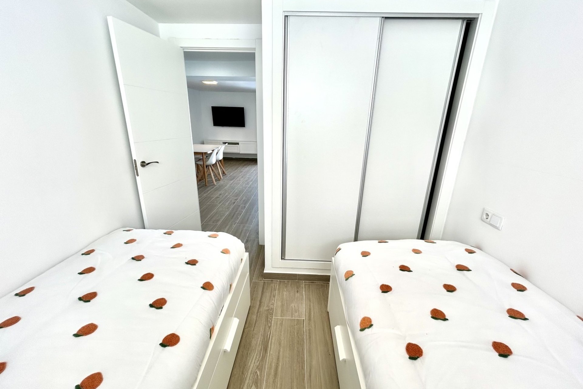 Resale - Villa -
Villamartin - Costa Blanca