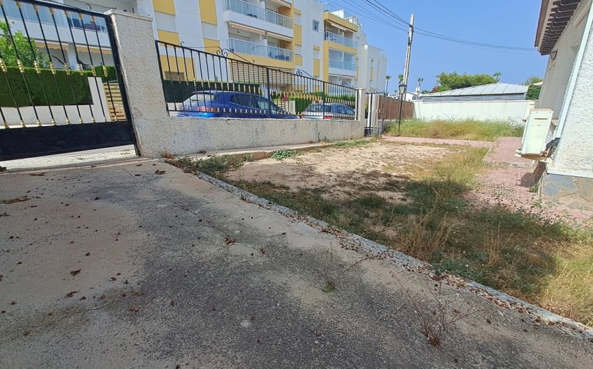 Resale - Villa -
Villamartin - Costa Blanca