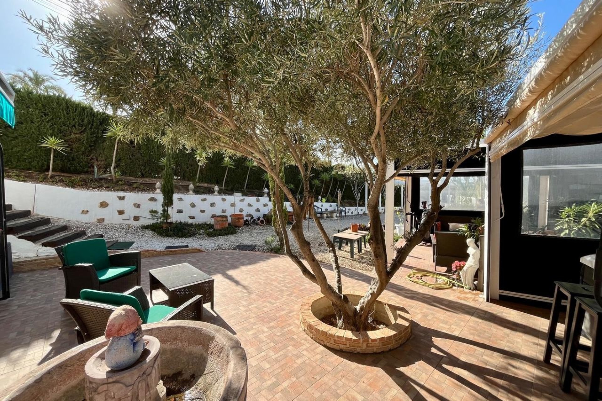 Resale - Villa -
Villamartin - Costa Blanca