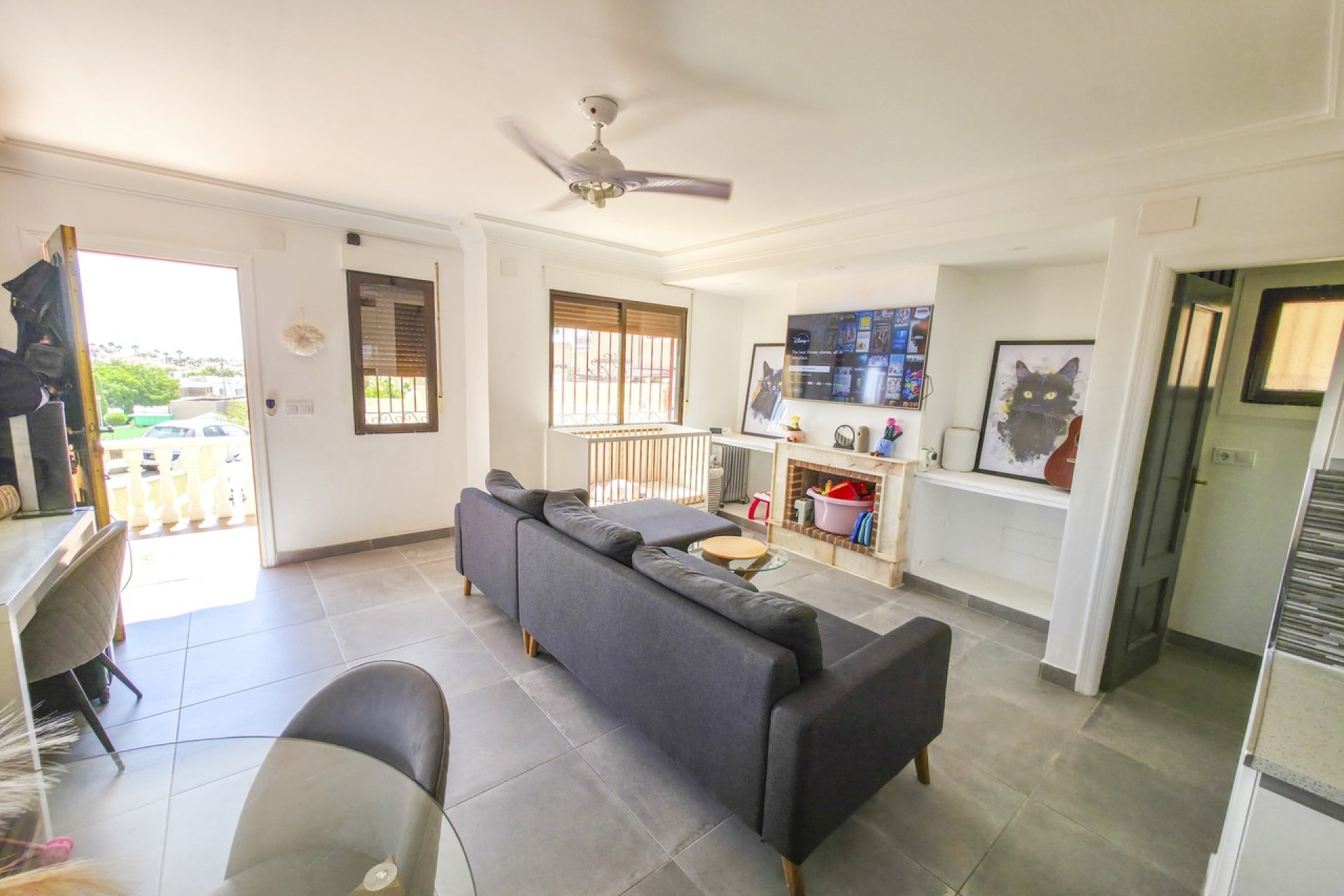 Resale - Villa -
Villamartin - Costa Blanca