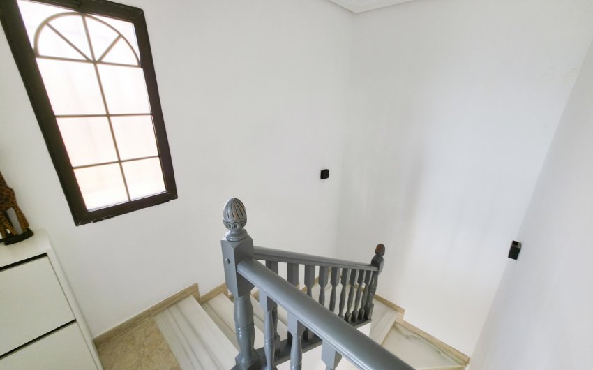 Resale - Villa -
Villamartin - Costa Blanca