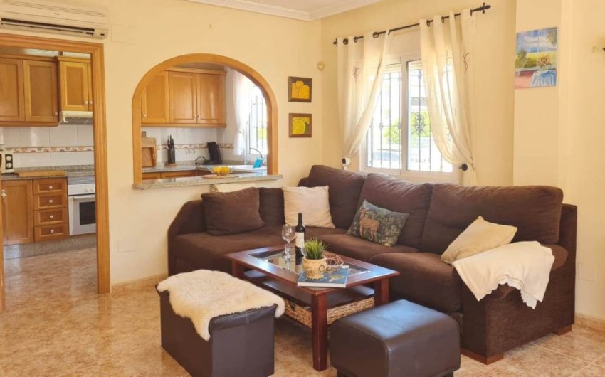 Resale - Villa -
Villamartin - Costa Blanca