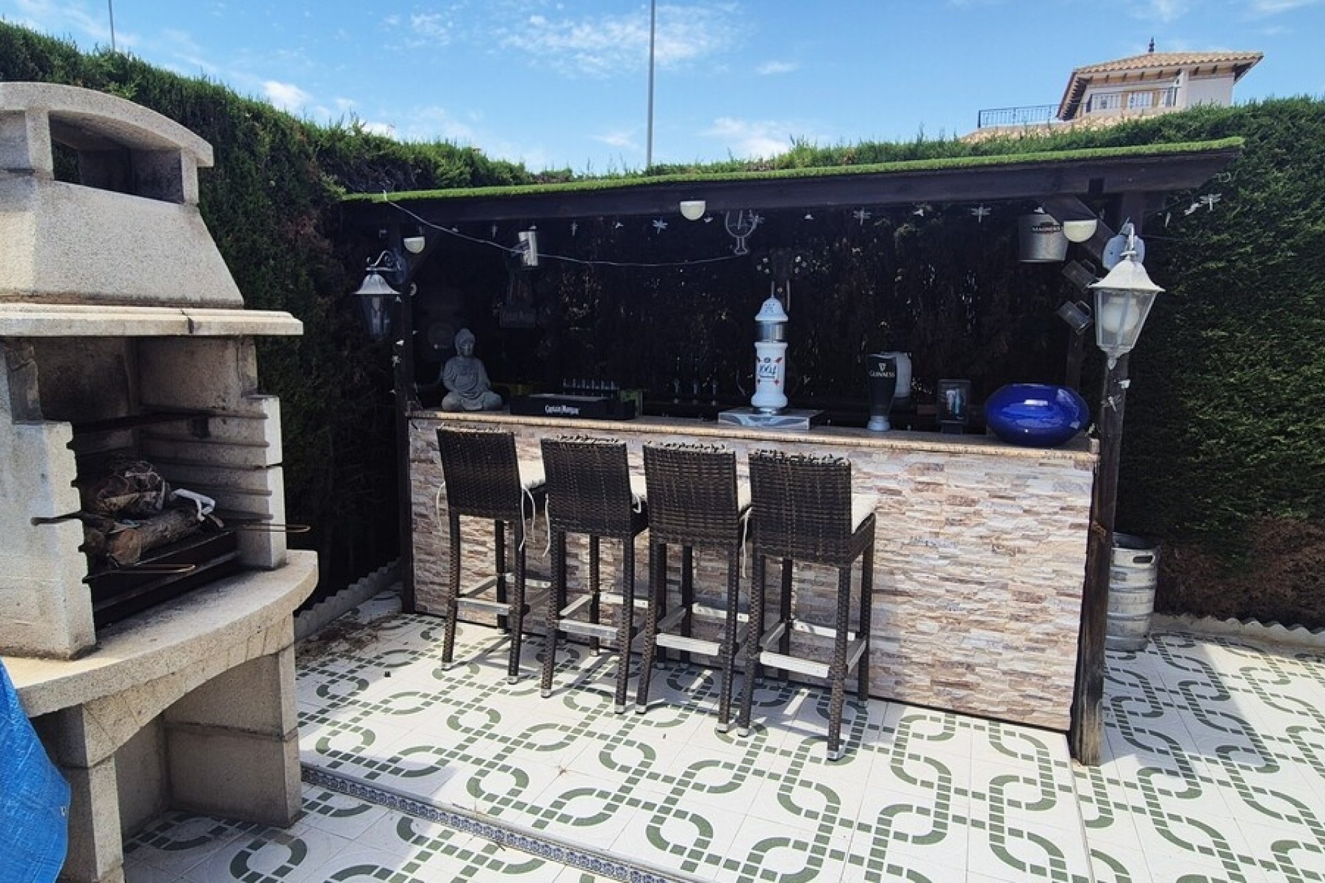 Resale - Villa -
Villamartin - Costa Blanca