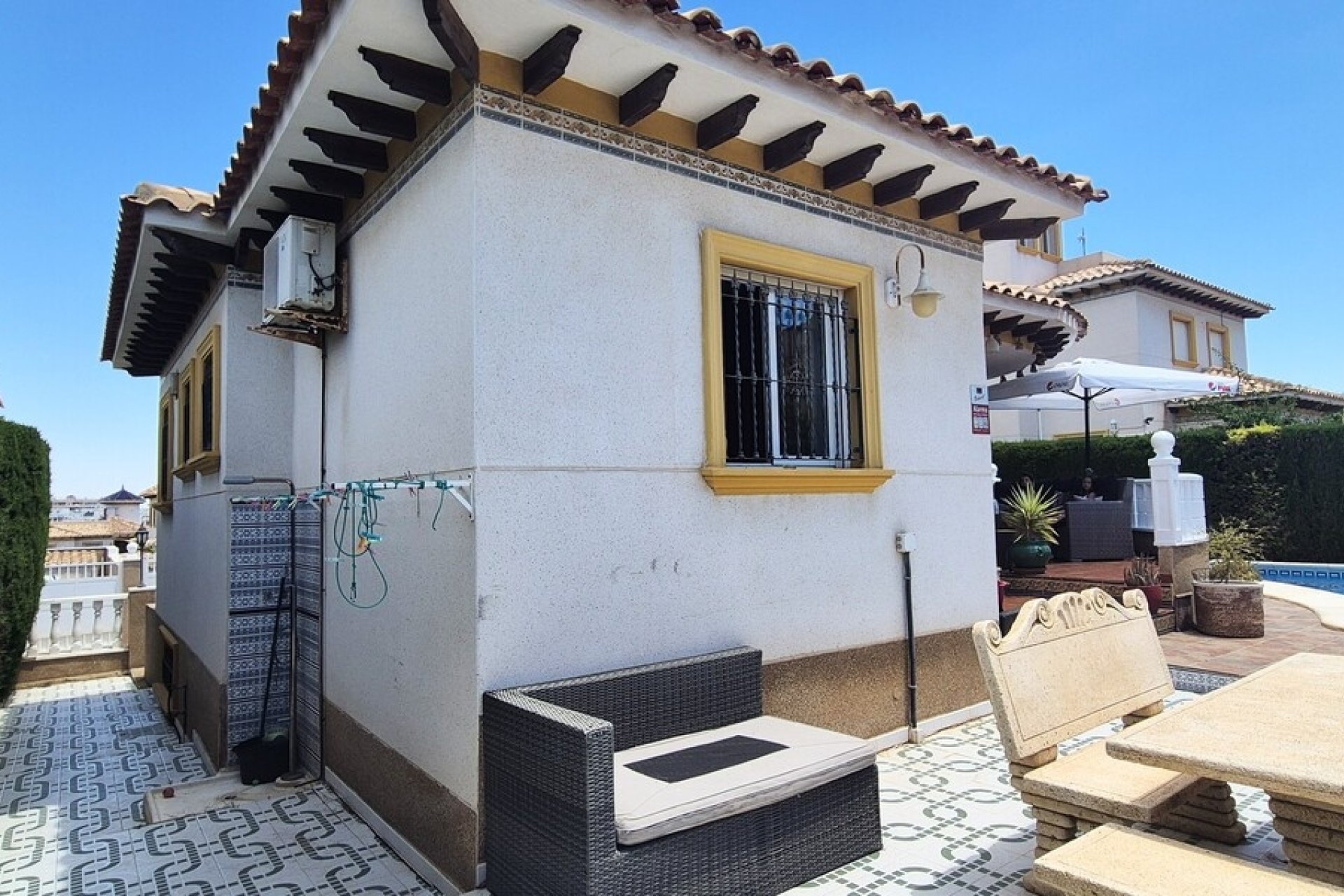 Resale - Villa -
Villamartin - Costa Blanca