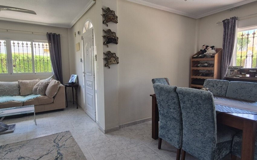 Resale - Villa -
Villamartin - Costa Blanca
