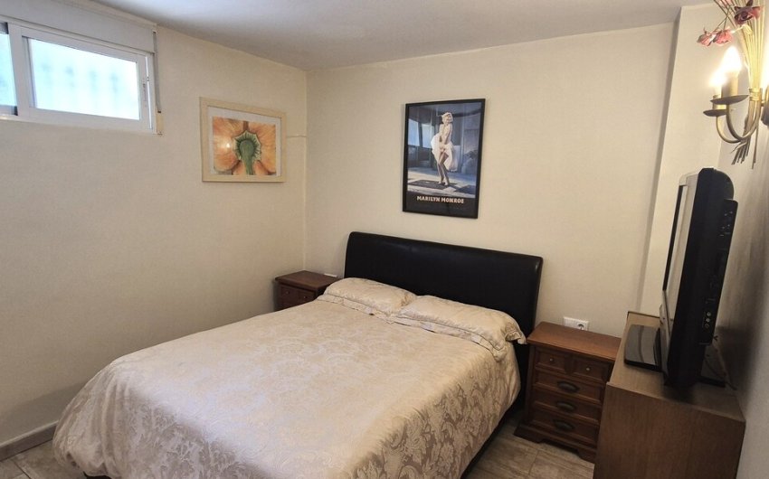 Resale - Villa -
Villamartin - Costa Blanca