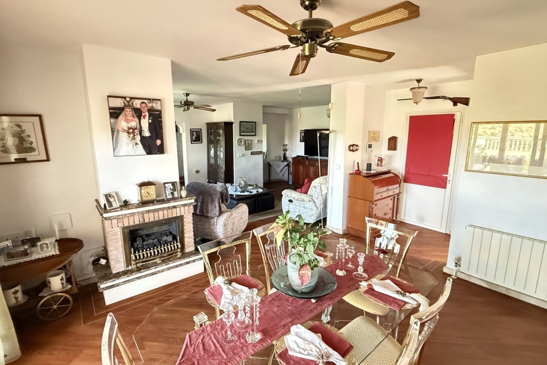 Resale - Villa -
Villamartin - Costa Blanca
