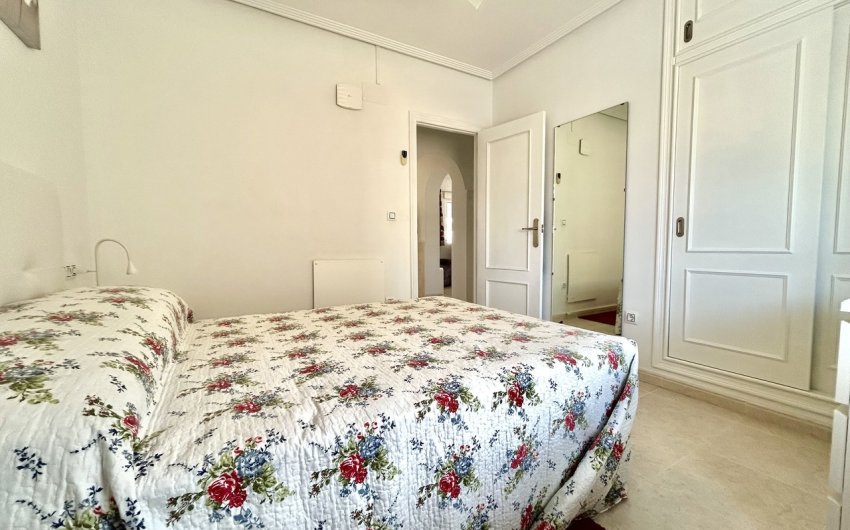 Resale - Villa -
Villamartin - Costa Blanca