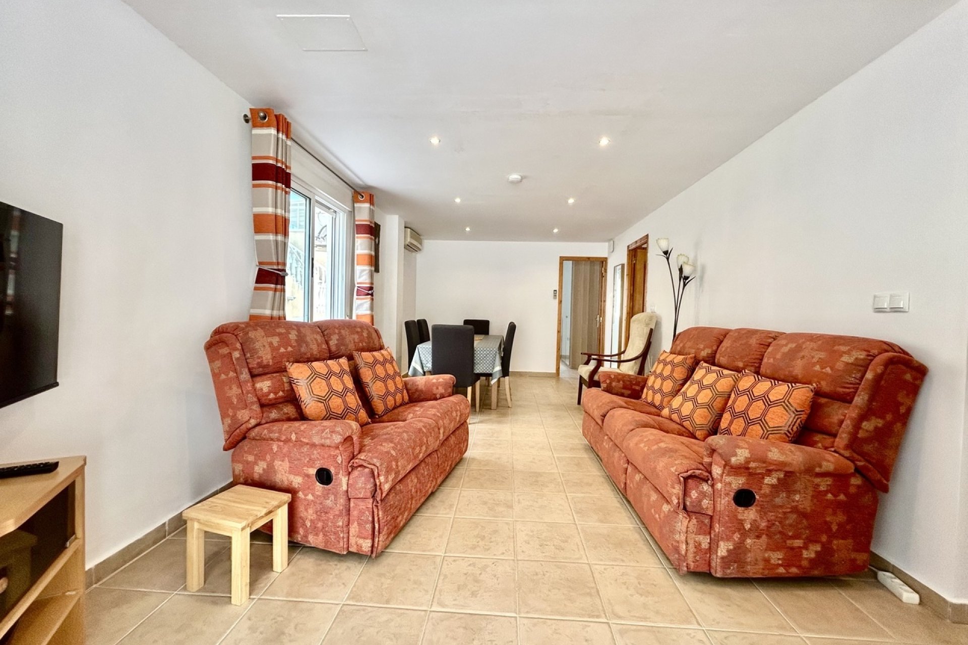 Resale - Villa -
Villamartin - Costa Blanca