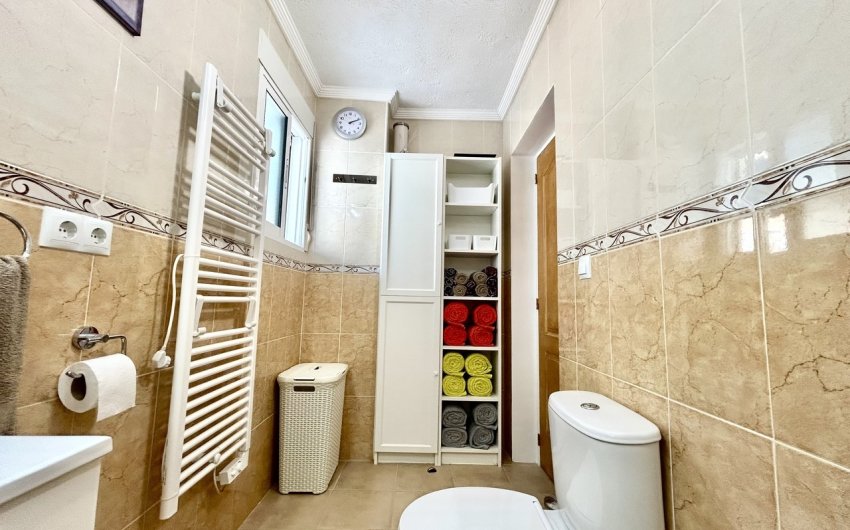 Resale - Villa -
Villamartin - Costa Blanca