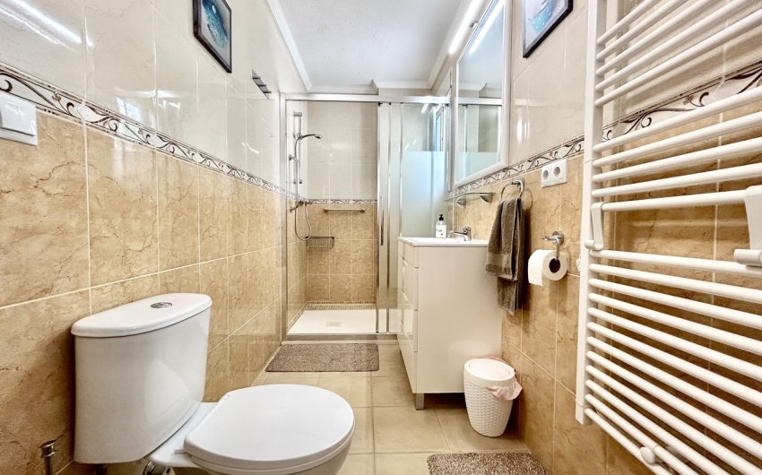 Resale - Villa -
Villamartin - Costa Blanca
