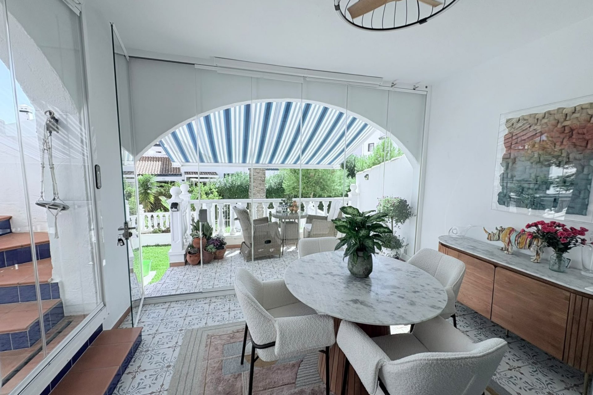 Resale - Villa -
Villamartin - Costa Blanca
