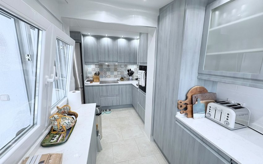 Resale - Villa -
Villamartin - Costa Blanca