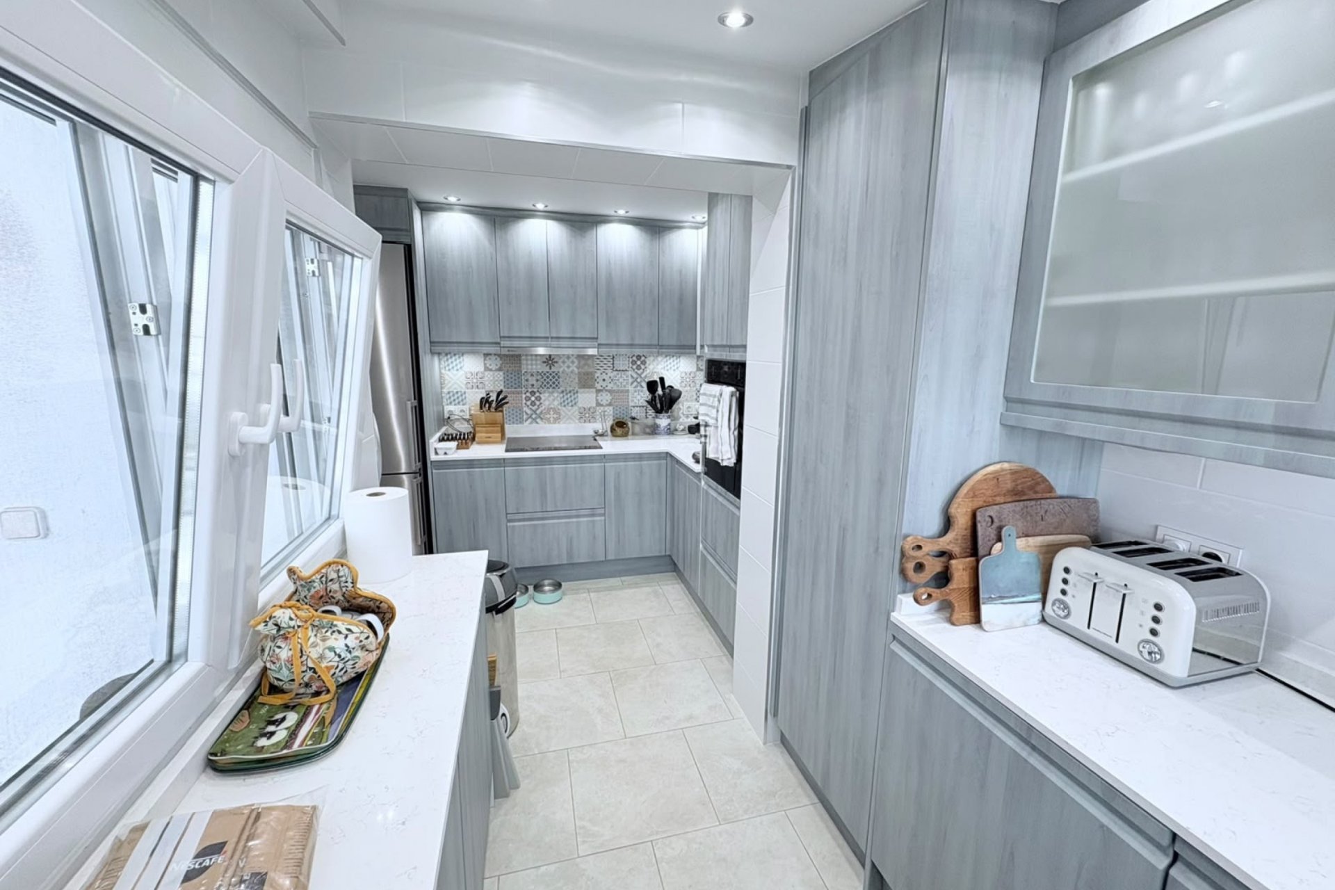 Resale - Villa -
Villamartin - Costa Blanca