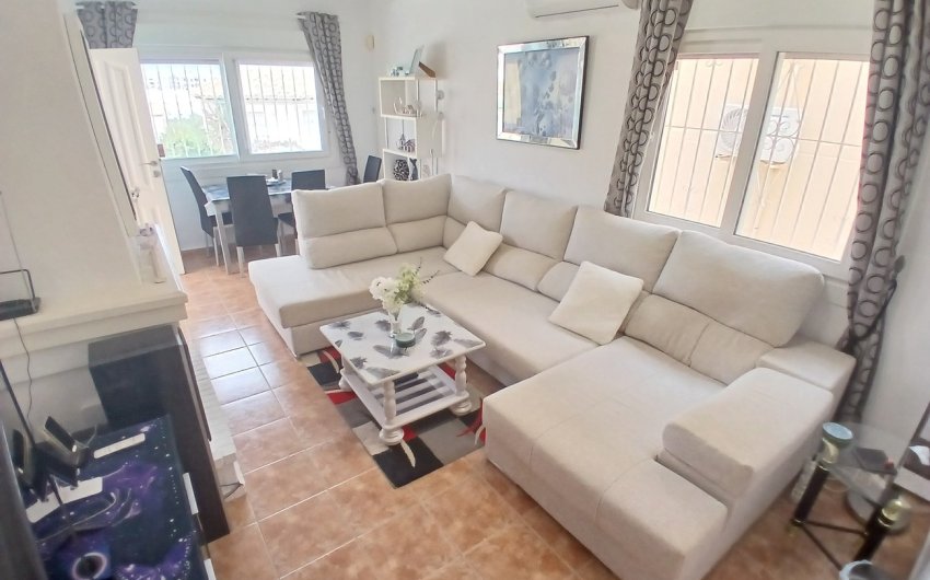 Resale - Villa -
Villamartin - Costa Blanca