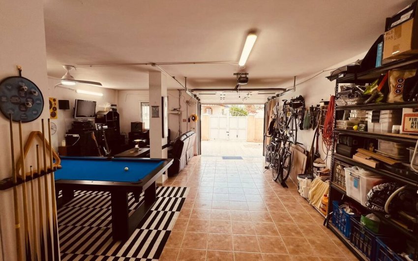 Resale - Villa -
Villamartin - Costa Blanca