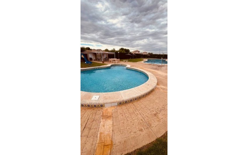 Resale - Villa -
Villamartin - Costa Blanca