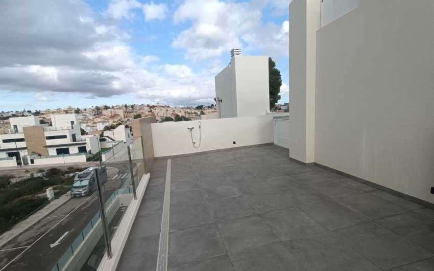 Resale - Villa -
Villamartin - Costa Blanca