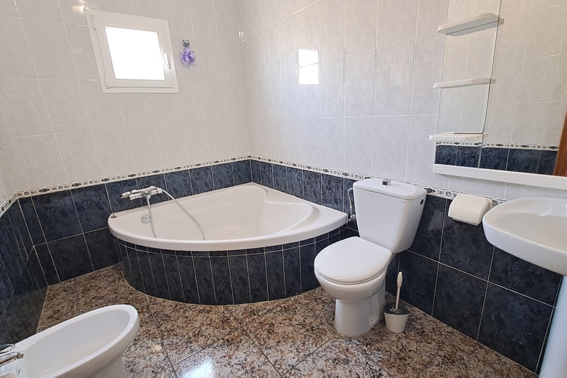 Resale - Villa -
Villamartin - Costa Blanca