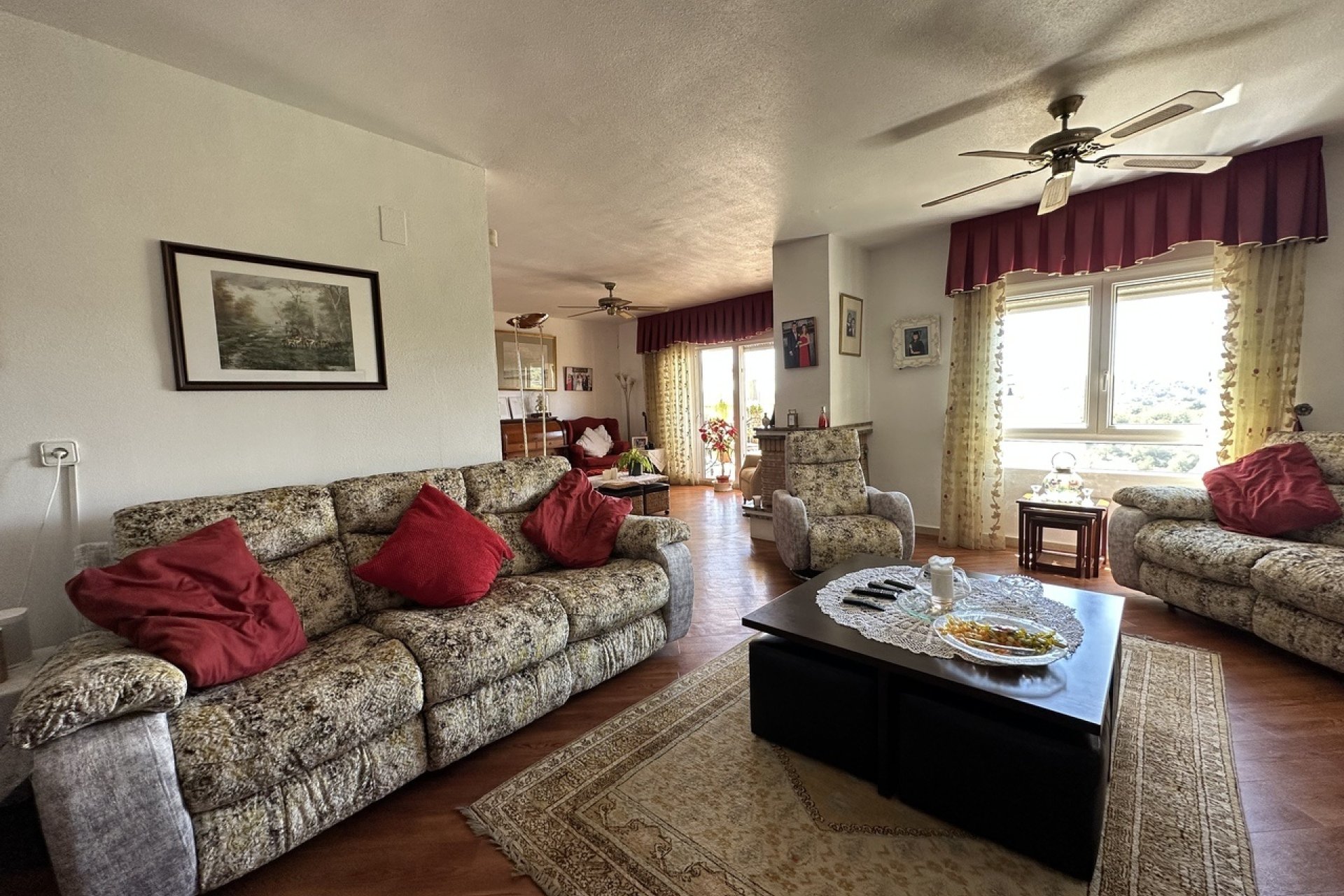 Resale - Villa -
Villamartin - Costa Blanca