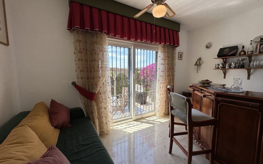 Resale - Villa -
Villamartin - Costa Blanca