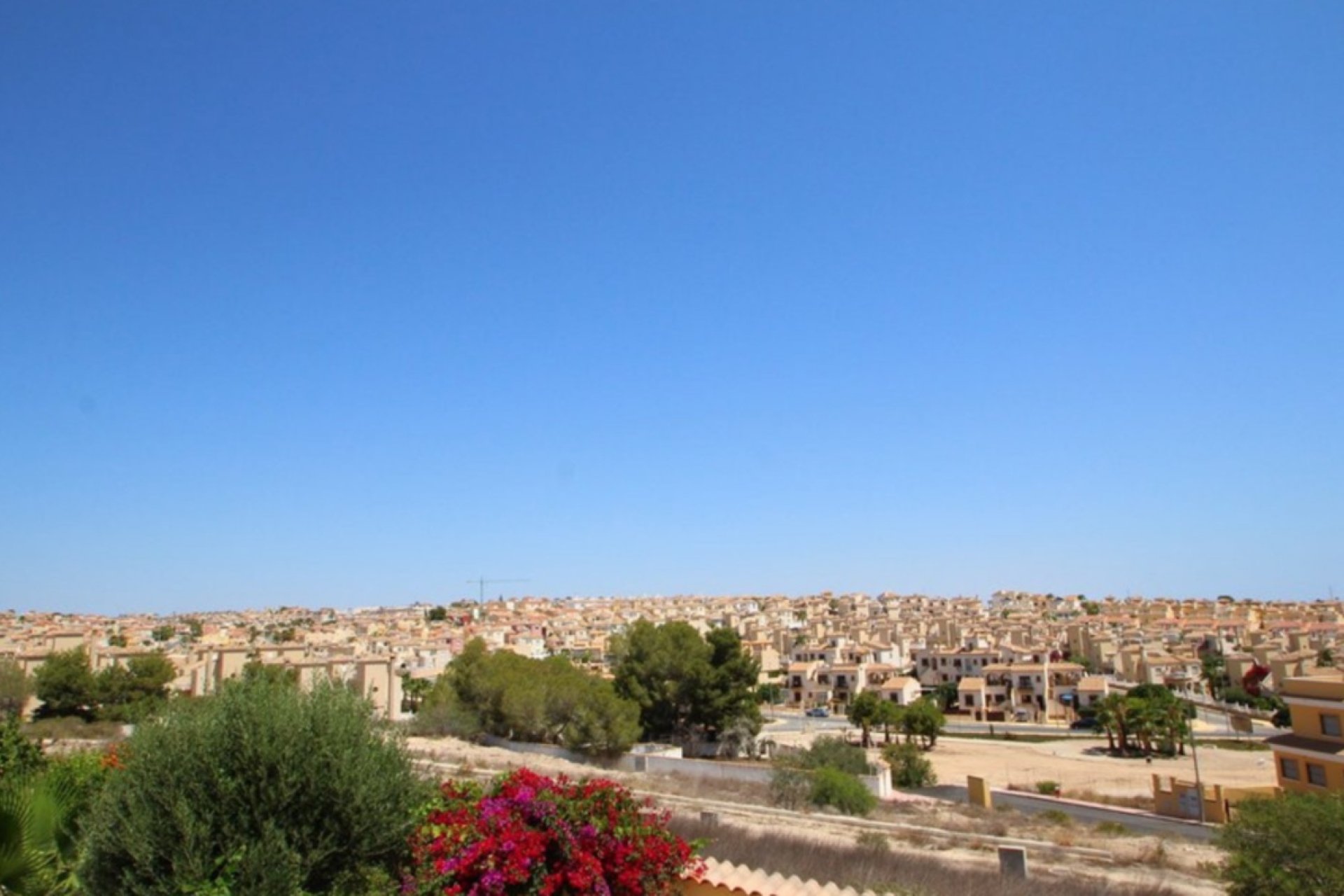 Resale - Villa -
Villamartin - Costa Blanca