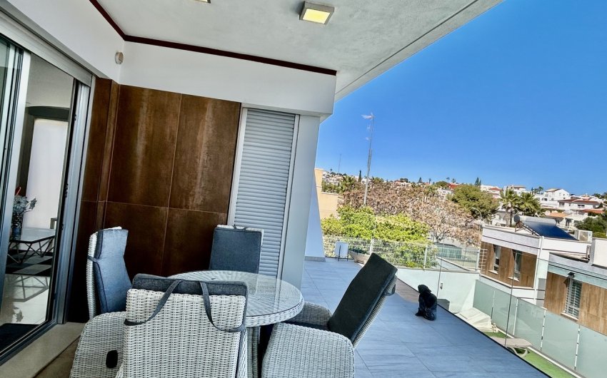 Resale - Villa -
Villamartin - Costa Blanca