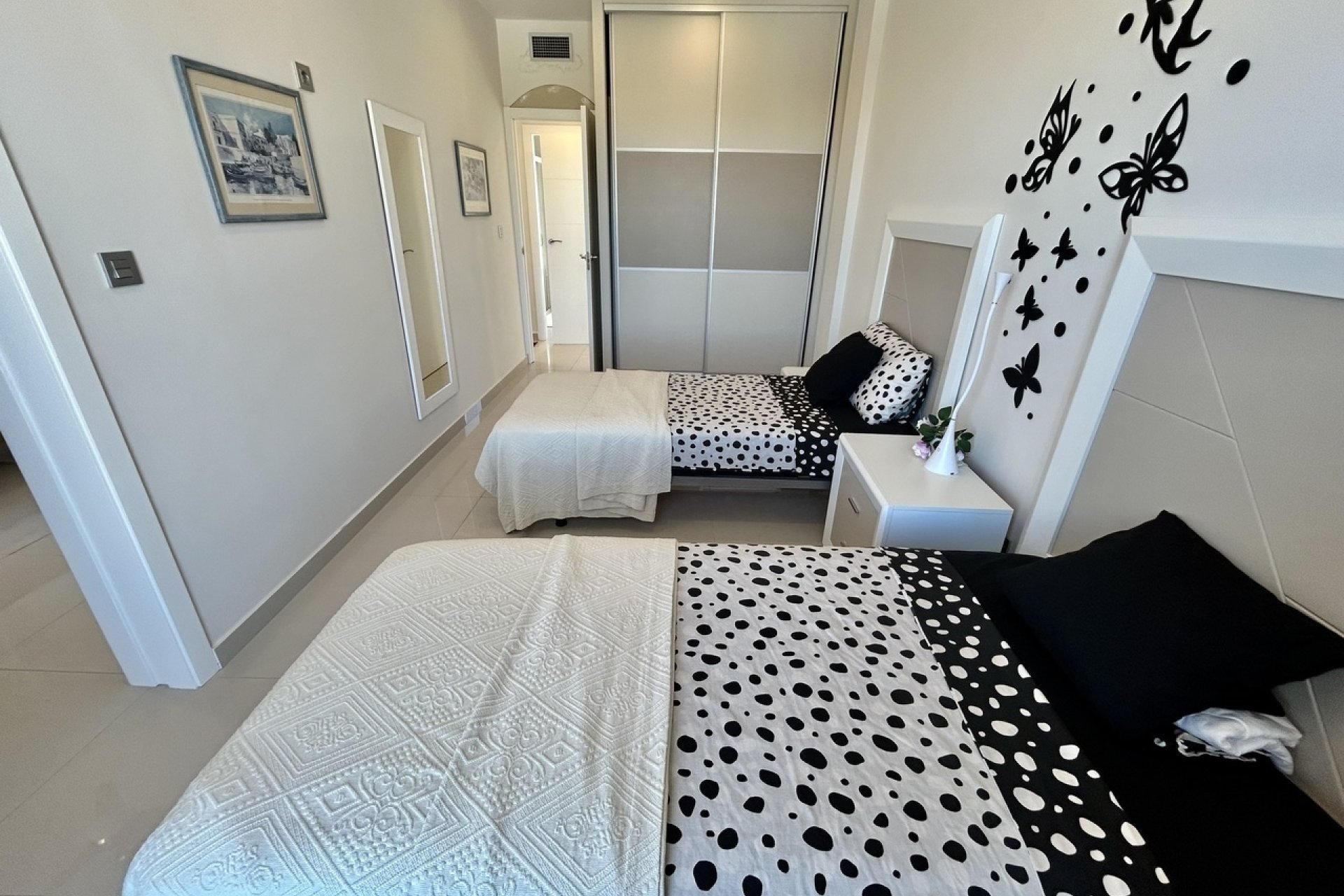 Resale - Villa -
Villamartin - Costa Blanca