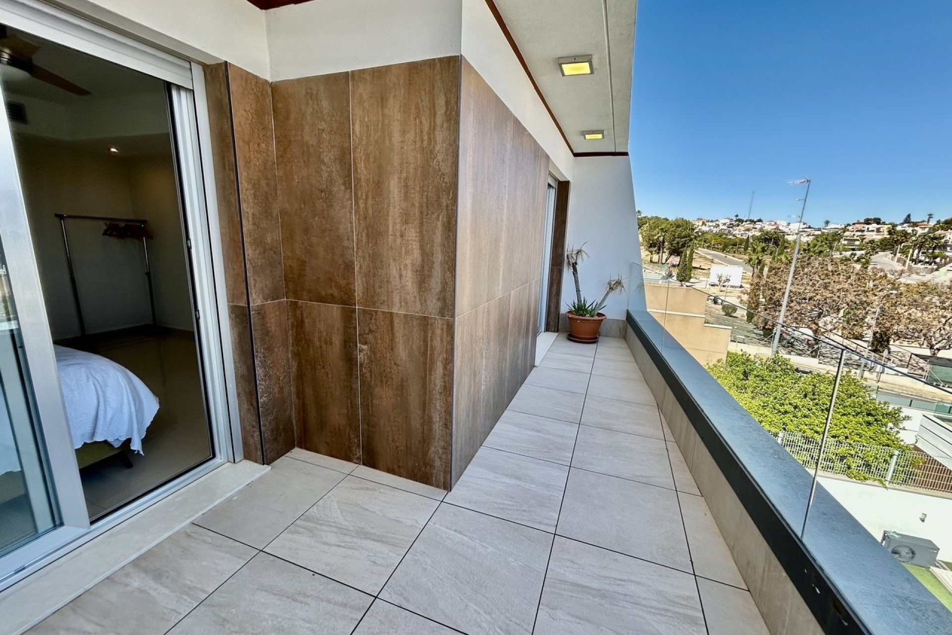 Resale - Villa -
Villamartin - Costa Blanca