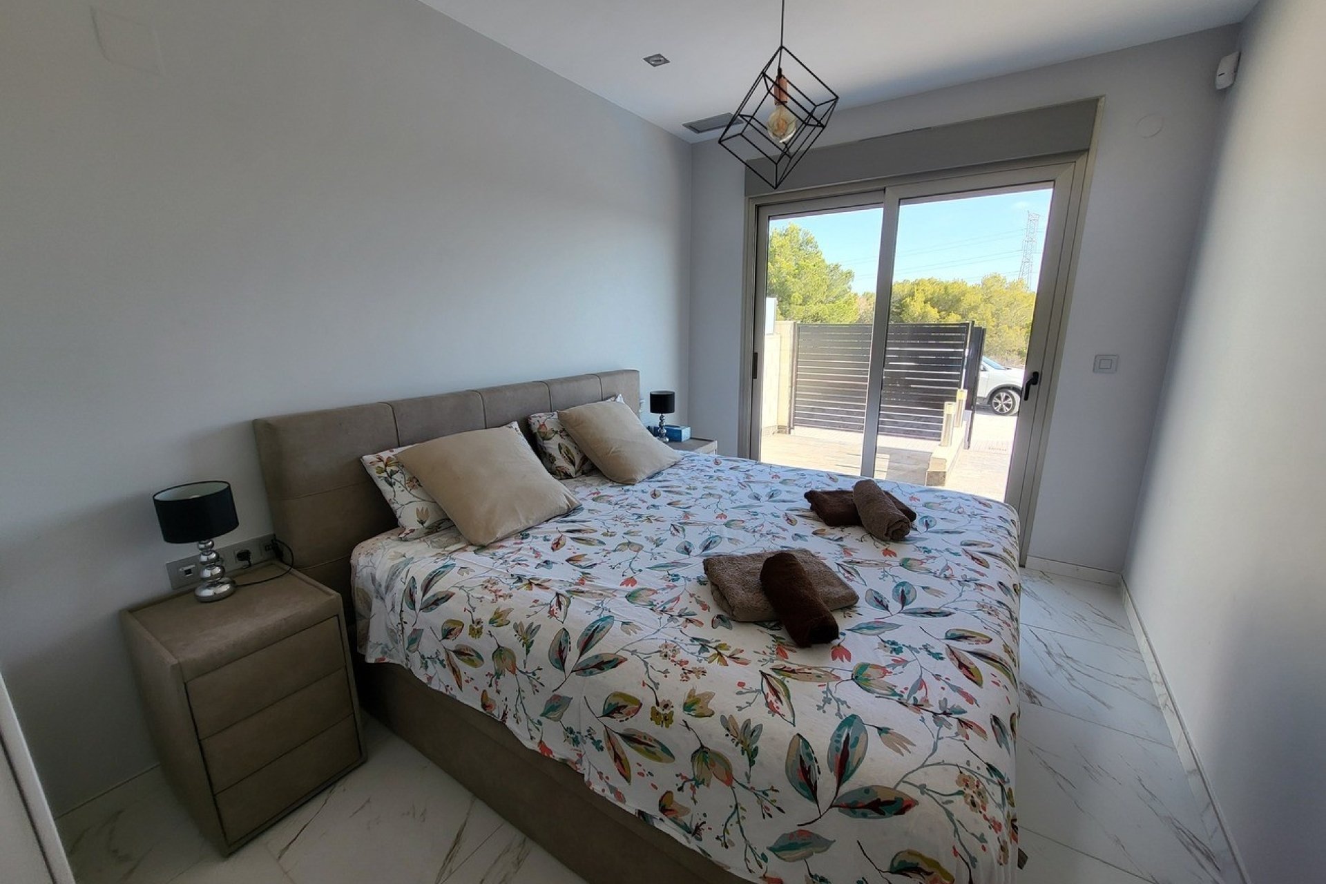 Resale - Villa -
Villamartin - Costa Blanca