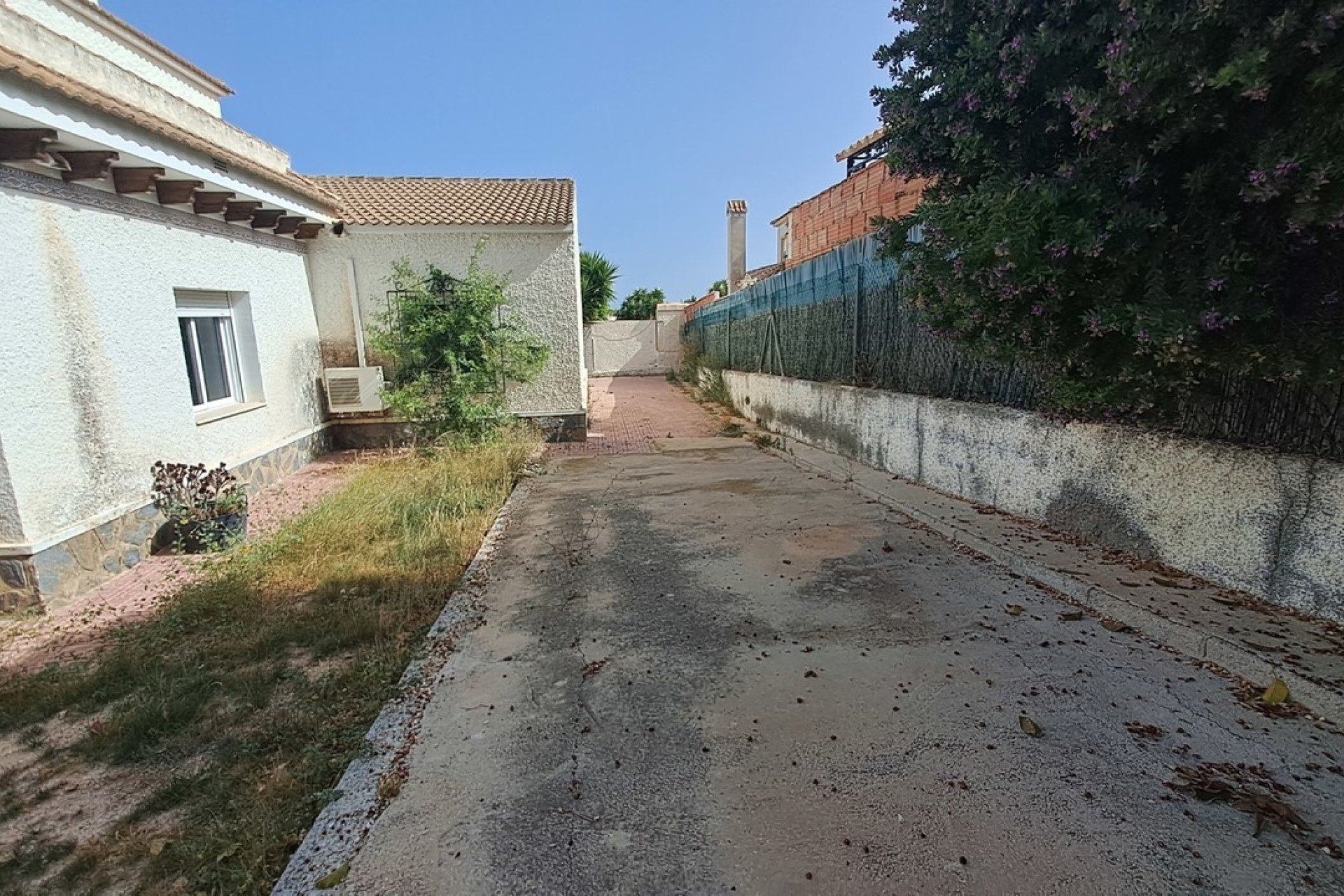 Resale - Villa -
Villamartin - Costa Blanca