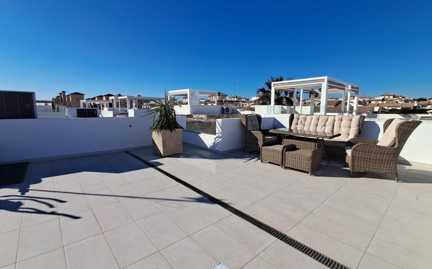 Resale - Villa -
Villamartin - Costa Blanca