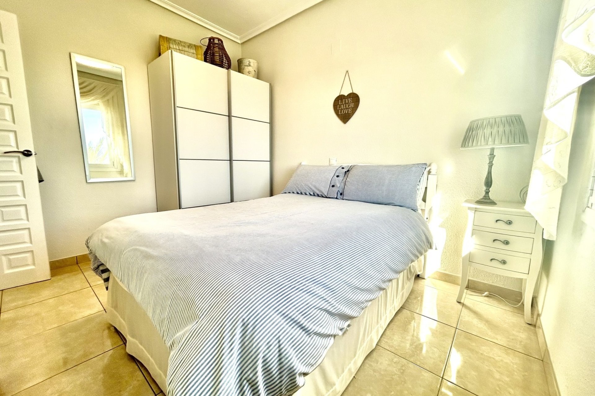 Resale - Villa -
Villamartin - Costa Blanca