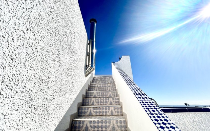 Resale - Villa -
Villamartin - Costa Blanca