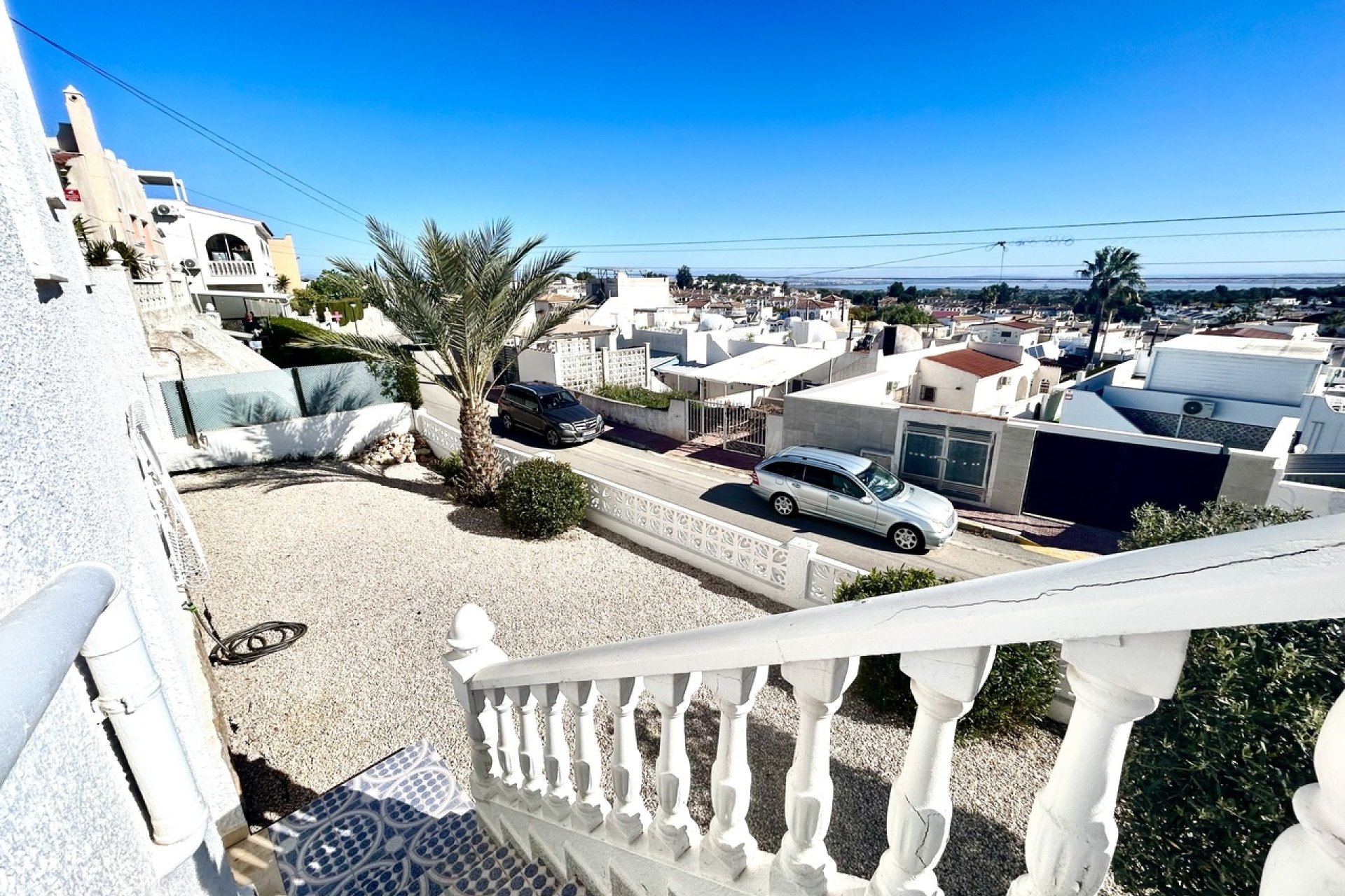 Resale - Villa -
Villamartin - Costa Blanca